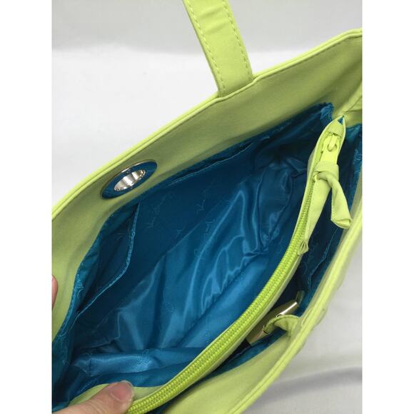 Vera Bradley Lime Green Quilted Toggle Shoulder Bag Purse - Picture 3 of 4